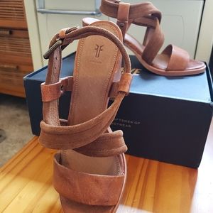 NIB Frye Leather Strappy Heels Dani Criss Cross